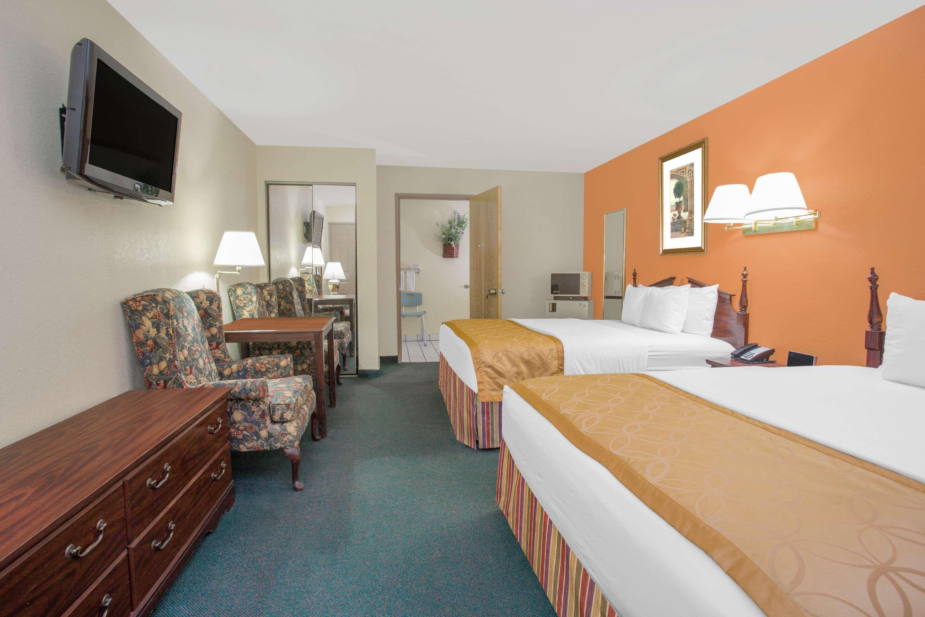 Days & By Wyndham Red Rock-gallup Hotel 3*